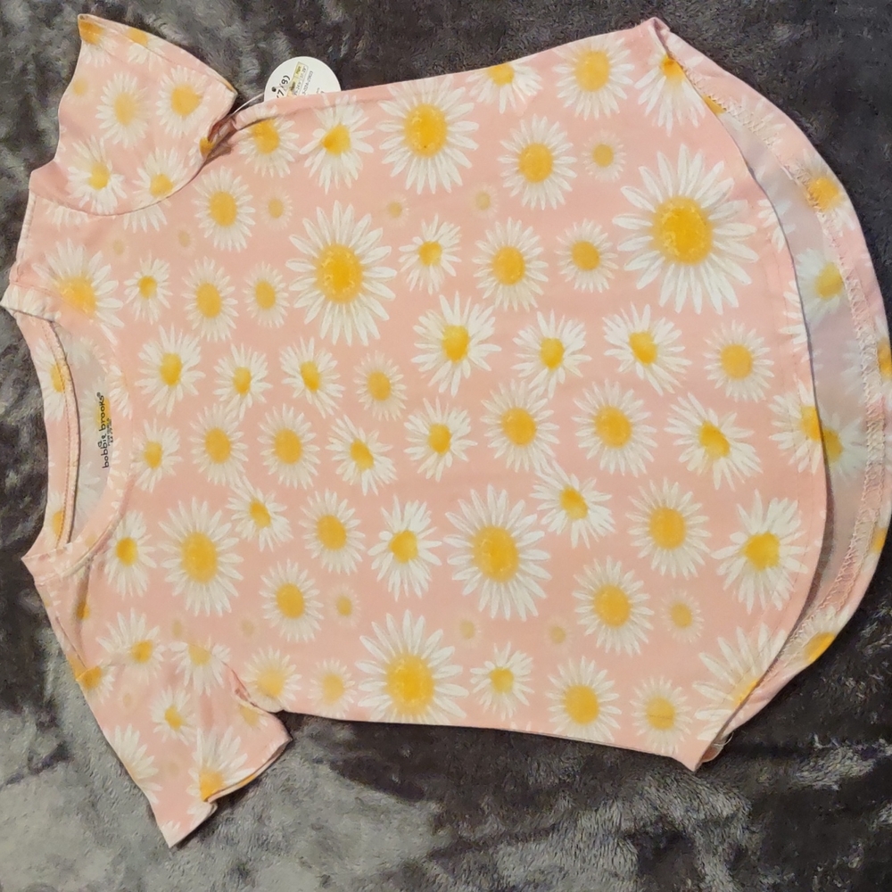 COPY - Girl's short sleeve daisy print top.